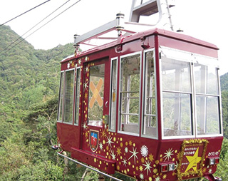 [3rd-generation gondola “Hiko-boshi,” refurbished in 2014]
